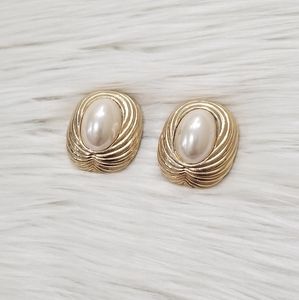 Vintage large pearl clip earrings